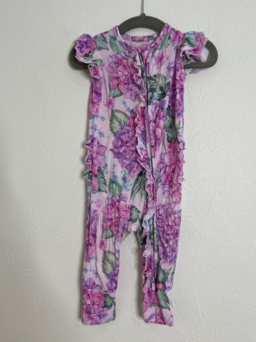 Bums & Roses Baby Girls Purple Floral One-Piece Romper size 6-9 months
